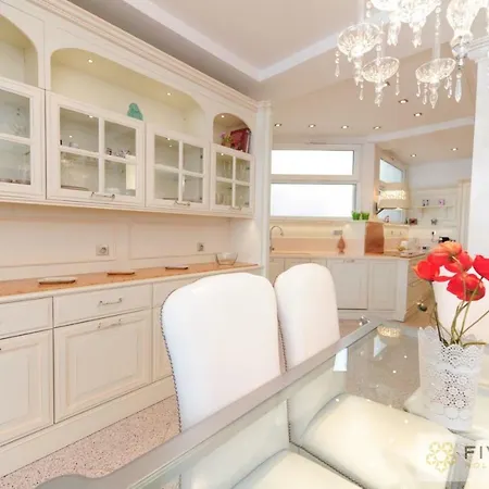 Apartment Le Majestic Promenade - Five Stars House