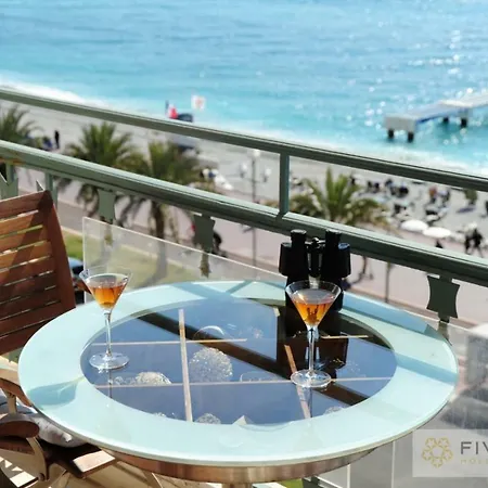 Le Majestic Promenade - Five Stars House Apartment
